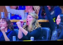 Enlace a Cuando te enfoca la cámara del estadio y te emocionas de más