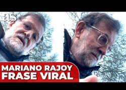 Enlace a Joven se encuentra a Rajoy y le hace repetir una de sus frases célebres