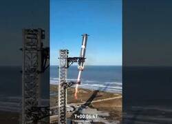 Enlace a SpaceX vuelve a atrapar un propulsor en su regreso a la Tierra