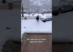 Enlace a Mi padre siempre le gana la batalla a la nieve
