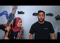 Enlace a Esta madre muestra su arsenal de armas secreto