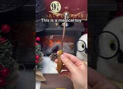 Enlace a El boli que levita con forma de escoba voladora de Harry Potter