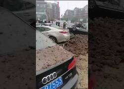 Enlace a Niño tira un petardo en una alcantarilla y provoca una gran explosión en China