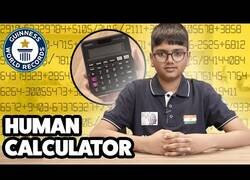 Enlace a Niño de 14 años es una calculadora humana