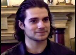 Enlace a Henry Cavill haciendo el casting para ser el nuevo James Bond en 2006