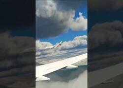 Enlace a Dos aviones se cruzan entre ellos
