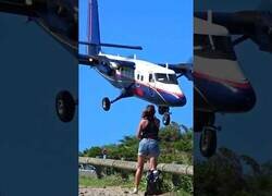 Enlace a Así aterrizan los aviones en el aeropuerto de St. Barts