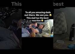 Enlace a Este padre no pudo reaccionar mejor ante una peor situación