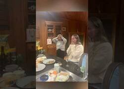 Enlace a Cuando alquilas una casa y resulta tener una puerta oculta