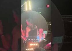 Enlace a Chris Martin, cantante de Coldplay, destapa una infelidad en pleno concierto