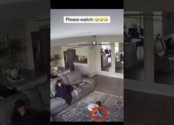 Enlace a Este niño hizo el bottle flip más épico sin querer
