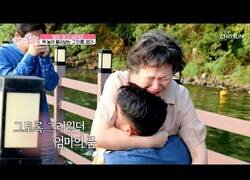 Enlace a Policía filipino se reúne con su madre coreana después de buscarla durante 31 años