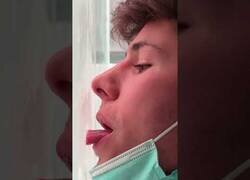 Enlace a Nunca pongas la lengua sobre una superfície congelada