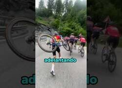 Enlace a Este tío fue criticado por cómo cargó la bici en una carrera ciclista