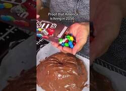 Enlace a La prueba de que en América viven en 2050... calorías por día