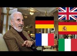 Enlace a Christopher Lee hablando 5 idiomas