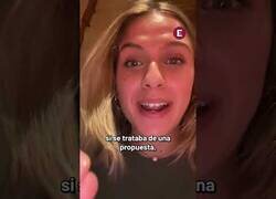 Enlace a Chica se encuentra un anillo de matrimonio en su postre y la cara del novio no tiene desperdicio