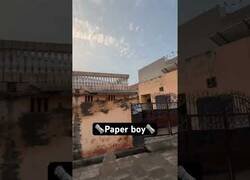 Enlace a Probablemente, el mejor repartidor de periódicos del mundo