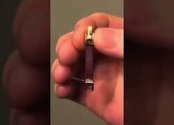 Enlace a Alguien creó un cinturón para el sobrante del cinturón