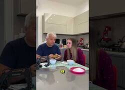 Enlace a Una excavadora para servir azúcar