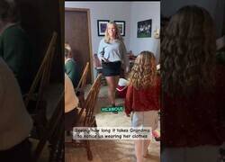 Enlace a ¿Se dará cuenta la abuela que todo el mundo lleva puesta su ropa?