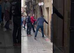 Enlace a Una vaquilla se cuela en una panadería en Laguardia, Álava