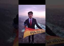 Enlace a Pol Deportes, el chico que se hizo viral tras narrar la final de la Copa Libertadores desde una montaña