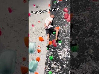 Escalando un rocódromo sin manos