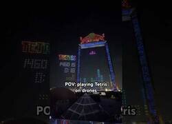 Enlace a Jugando al Tetris con drones