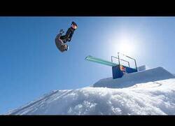 Enlace a Increíble circuito de obstáculos en la nieve