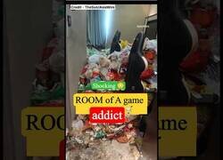 Enlace a Así dejó la habitación de hotel un gamer chino que estuvo viviendo durante dos años sin dejar que entraran a limpiar