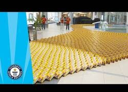 Enlace a El Efecto Dominó gigante con cajas de cereales