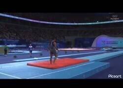 Enlace a Aliyev Tofig consigue realizar el primer triple backflip ‘full-full-full’ con un giro completo de 360º