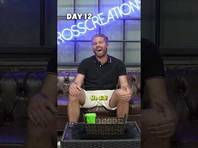 Haciendo cada día más pequeño su buzón para ver la reacción del cartero