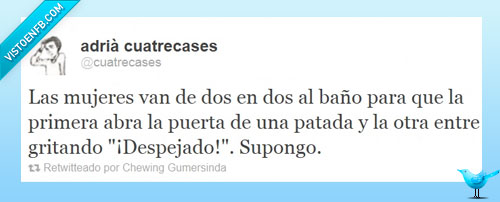 mujeres,policia,despejado,patada mortal,baño