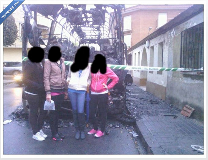Autobús,quemado,foto,tuenti