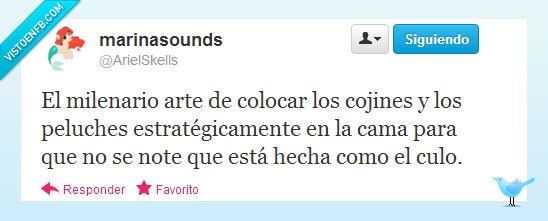 peluche,estrategicamente,cojin,colocar,cama,arte