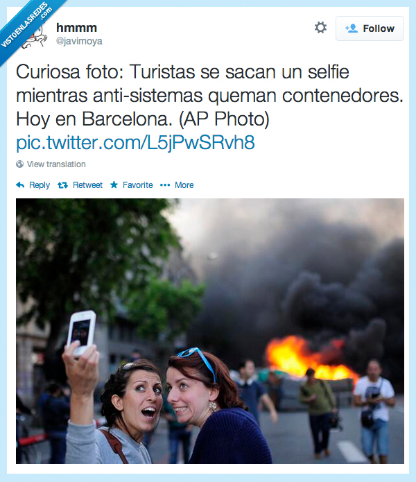 selfie,autofoto,turista,antisistema,queman,contenedores,fuego,barcelona