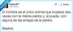 Enlace a Es que esas piedras se ponen cada faldita que... por @CarlaBotb