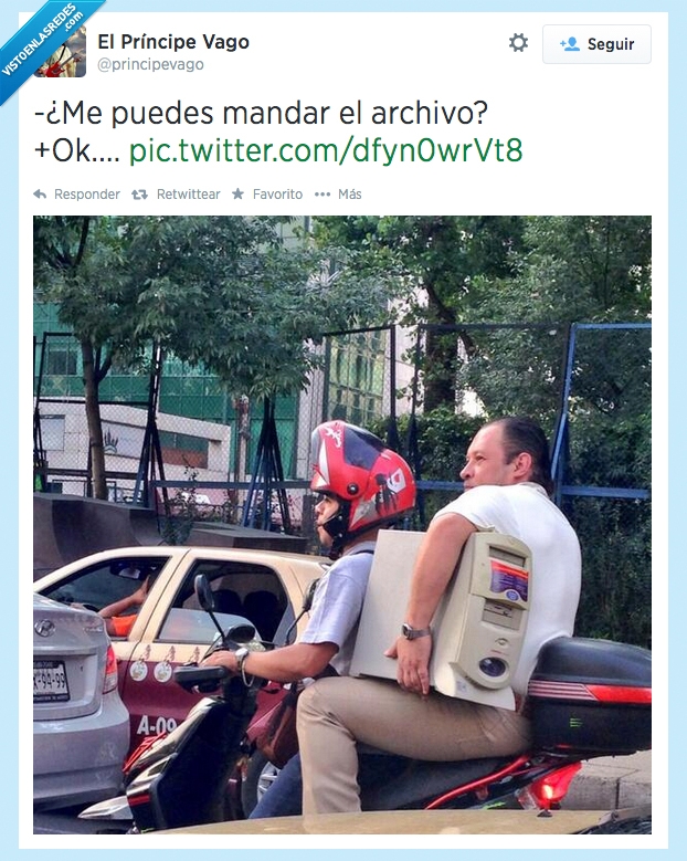 Archivo,moto,pc,enviar,torre,ordenador,señor,sin casco i nah ni nah