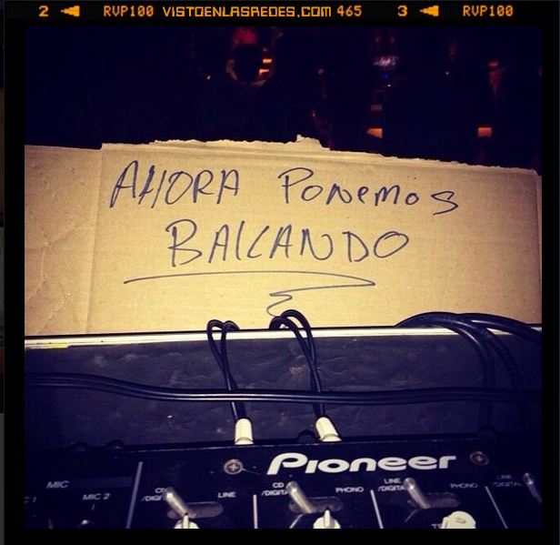 dj,pedir,cancion,enrique iglesias,cartel,bailando,pesados,instagram