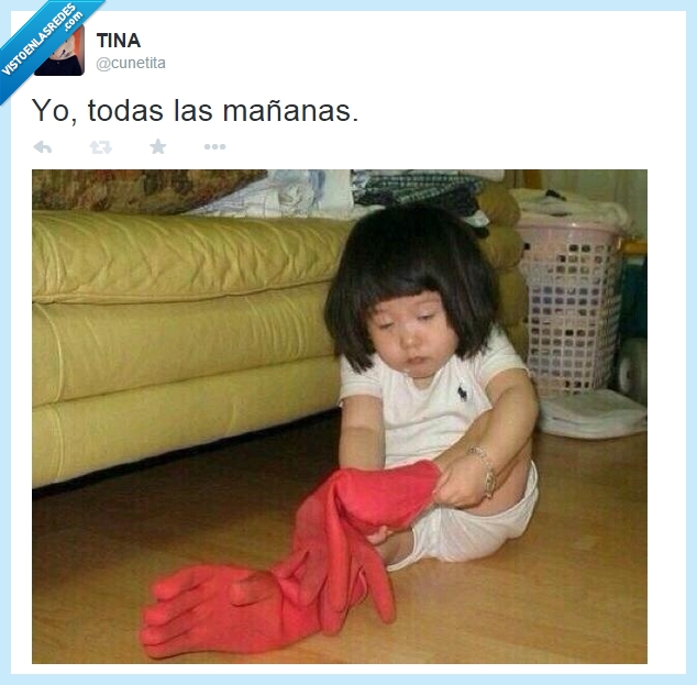 calcetin,guante,asiatica,china,niña,cansada,dormir,ropa,foto,tweet,twitter,humor