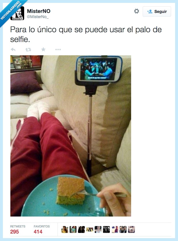 palo,selfie,fotos,ver,serie,movil,video,util,utilidad,comer,comida,sofa