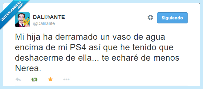 twitter,ps4,agua,vaso,derramar,consola,niña,hija,playstation 4,dalirante