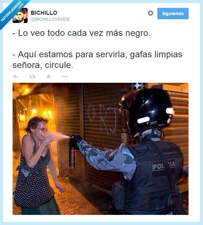 policia,spray,dolor,gafas,limpiar,manifestante,manifestacion,ataque,atacar,ayudar,futuro,negro