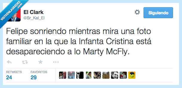 Felipe,Rey,sonriendo,mientras,mria,foto,familiar,infanta,Cristina,desapareciendo,Marty McFly