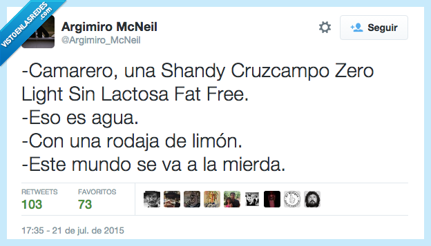 camarero,Shandy Cruzcampo,Zero,Light,sin lactosa,fat free,agua,rodaja,limón,mundo