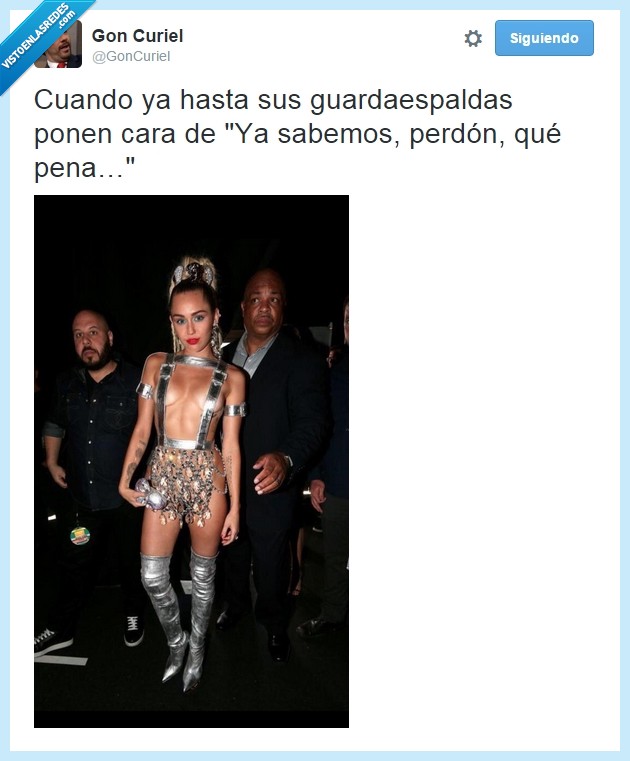Miley Cyrus,pena,twitter,polémica,Hannah Montana,VMAS,VMAS2015,VMA2015,parece la del Quinto Elemento color sardinilla