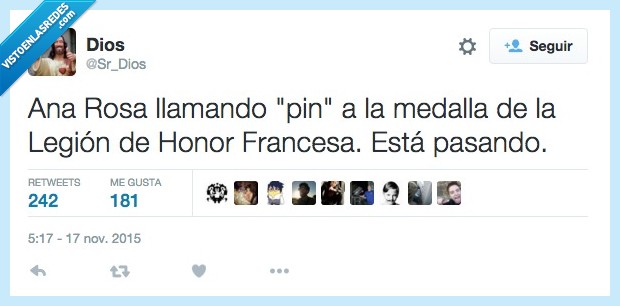 Ana Rosa Quintana,pin,medalla,Legión,Honor,Francesa,pasando,real,tontaca