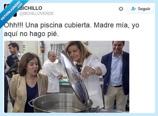 soraya saenz,pie,piscina,bajita